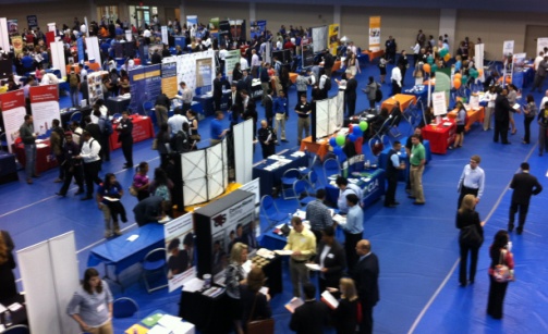 You are currently viewing How to make the most of a job fair!!